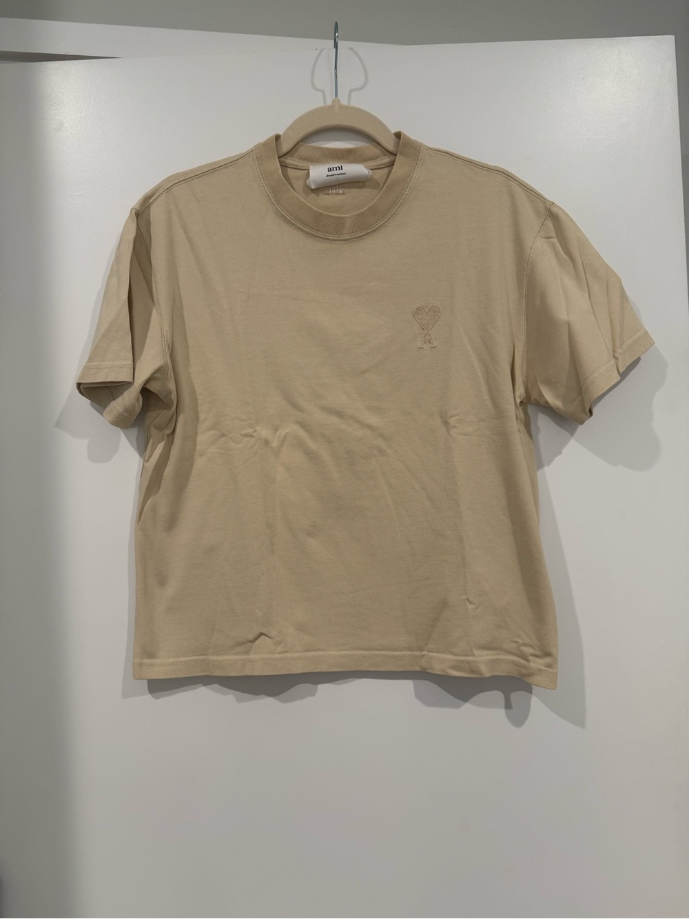 Ami tee